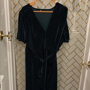 Elegant Dark Green Velvet Midi Wrap Dress with Self-Tie Waist